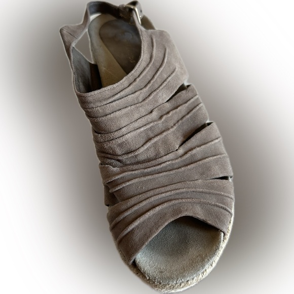 Casual faux suede espadrille. Comfy shoe - Picture 2 of 2